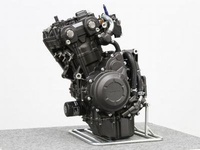 ホンダが国内向け新型400ccエンジンを公開 - カワサキ バイクロード